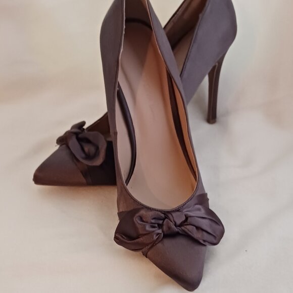Green Taupe Tone 4 Inch Heel With Bow WILD DIVA Lounge Brand - Picture 2 of 6
